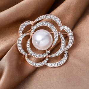 NEW Faux Pearl & Rhinestone Camilla Brooch Pin